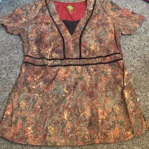 Healing hands xs scrub top